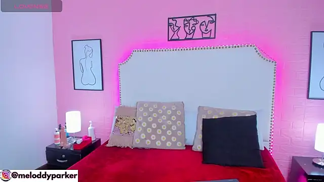 Meloddy Parkerr  online show from 10/19/25, 04:35