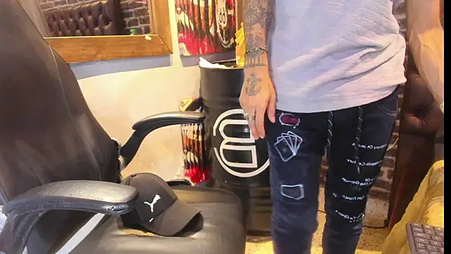 VinzenzRizzo online show from 09/26/25, 04:27