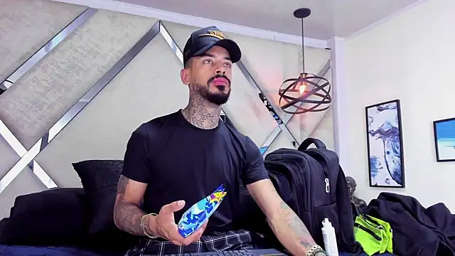 VinzenzRizzo online show from 11/10/25, 05:39