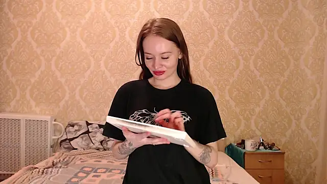 Kitkaat00 online show from 11/30/25, 12:20