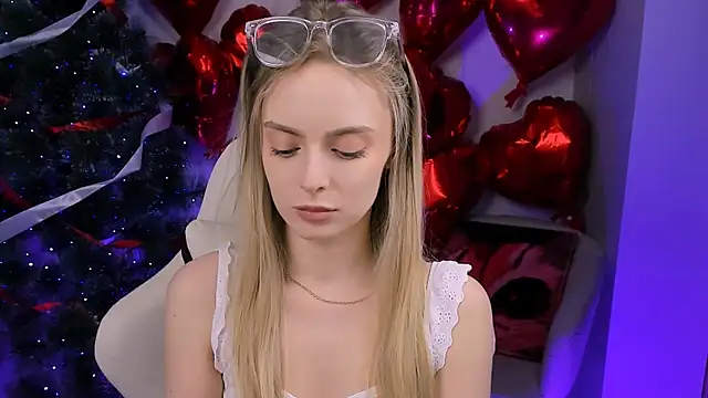 JuliaBrewwer online show from 03/24/26, 06:02