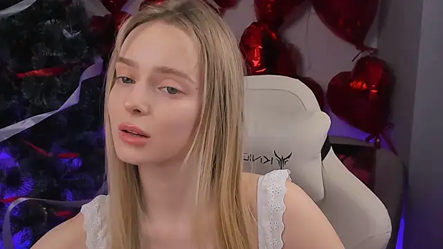 JuliaBrewwer online show from 03/31/26, 03:23