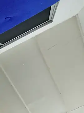 Snapshot of jhoi95 chatting on 12/14/25, 05:13 jhoi95 online show from 12/14/25, 05:13