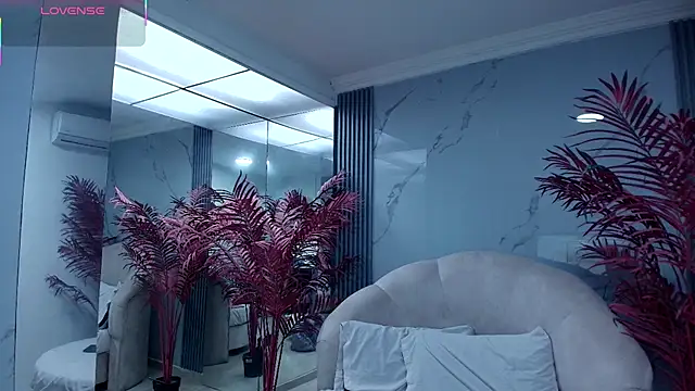 MayaBaker online show from 09/12/25, 07:25