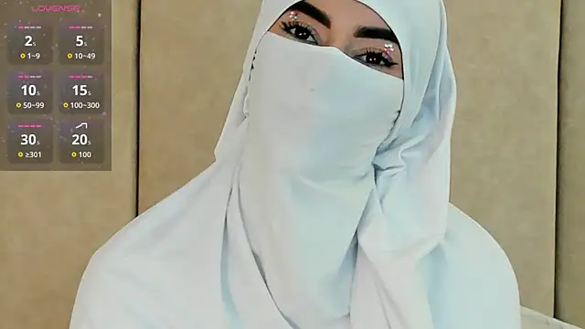  Zahiira  online show from 09/12/25, 11:43