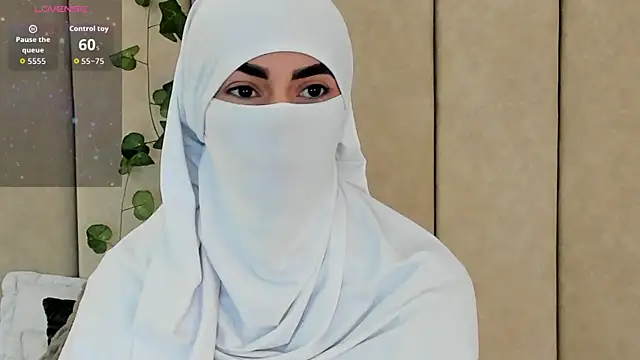  Zahiira  online show from 10/02/25, 12:01