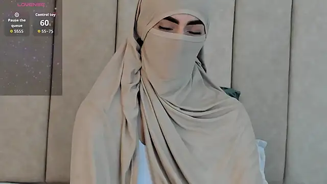  Zahiira  online show from 11/29/25, 12:08