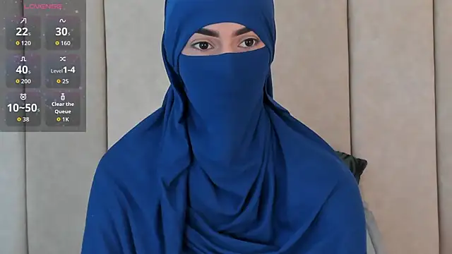 Snapshot of _Zahiira_ chatting on 12/17/25, 11:27 Zahiira online show from 12/17/25, 11:27