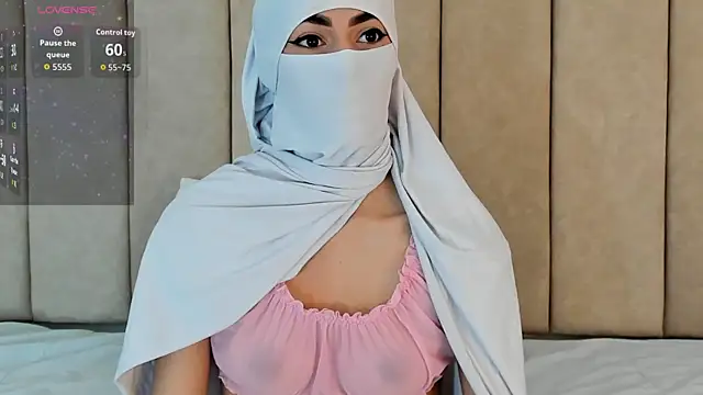 Snapshot of _Zahiira_ chatting on 01/14/26, 12:11 Zahiira online show from 01/14/26, 12:11