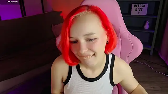 NaomiYoru online show from 09/26/25, 08:24