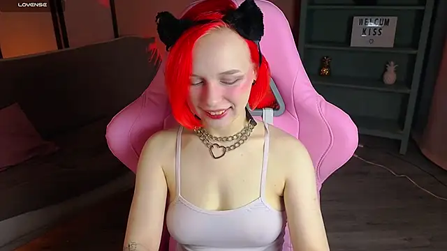 NaomiYoru online show from 10/03/25, 08:28