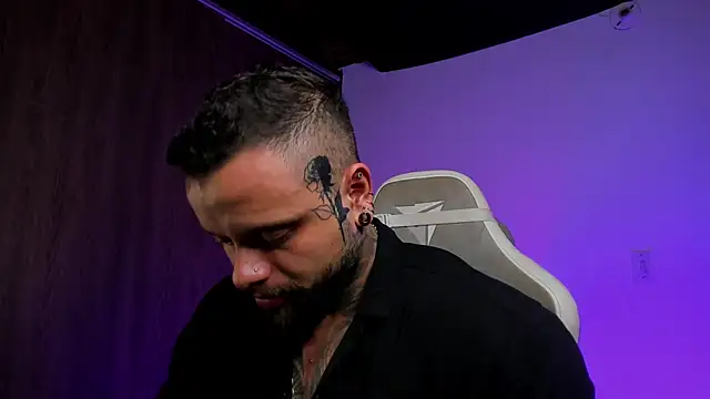 Snapshot of natevillage chatting on 09/16/25, 07:09 natevillage online show from 09/16/25, 07:09