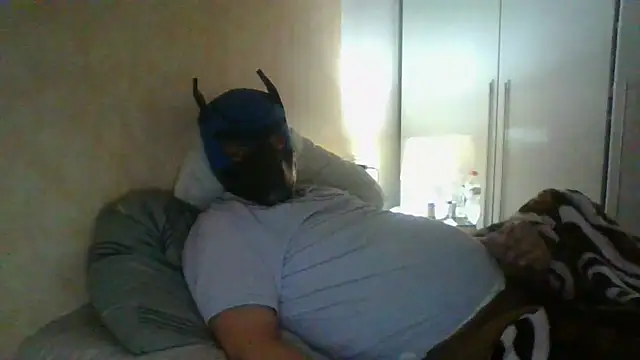 soumicuckold1 online show from 03/17/26, 11:41