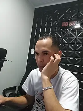 Alejandro260785 online show from 07/17/26, 04:23