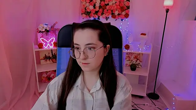 VirtuallVoyant online show from 09/17/25, 04:36