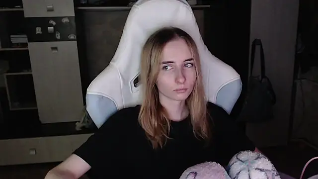 Cutti Crystal online show from 10/03/25, 05:21