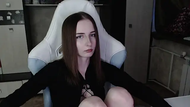 Cutti Crystal online show from 11/08/25, 01:28