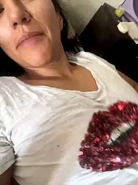 Huitaca  online show from 10/26/25, 02:23