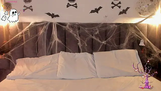 Snapshot of Sophie_Smith19_ chatting on 10/23/25, 03:33 Sophie Smith19 online show from 10/23/25, 03:33