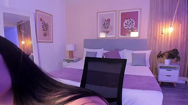 AuroraEvanss online show from 06/04/26, 09:43