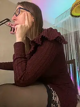 Snapshot of CrazyPinky chatting on 12/10/24, 02:39 CrazyPinky online show from 12/10/24, 02:39