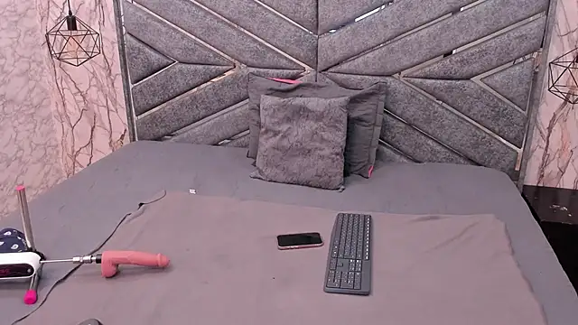 SASHA BROWNIE   online show from 02/02/26, 07:45