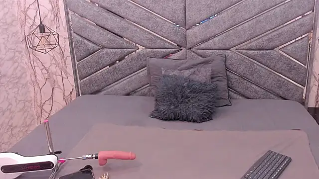 SASHA BROWNIE   online show from 03/19/26, 07:40