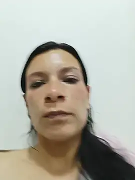 Snapshot of kim_lebanon chatting on 07/10/26, 04:39 kim lebanon online show from 07/10/26, 04:39