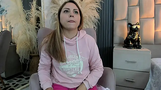 cloesummerr  online show from 02/07/26, 01:15