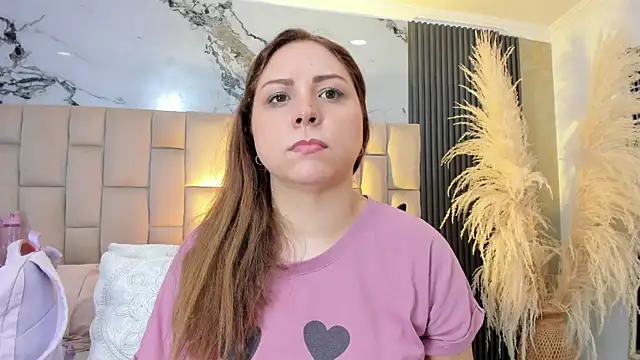 cloesummerr  online show from 05/23/26, 12:20