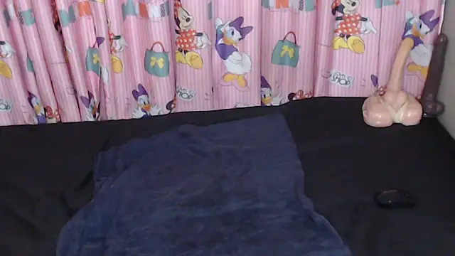 TrishahXo online show from 06/04/26, 06:14