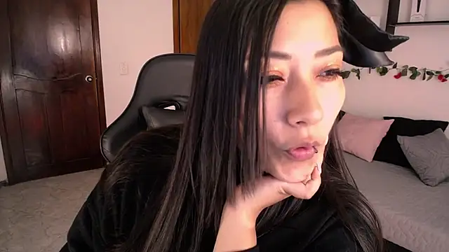 Snapshot of Mia_1120 chatting on 10/07/25, 02:03 Mia 1120 online show from 10/07/25, 02:03