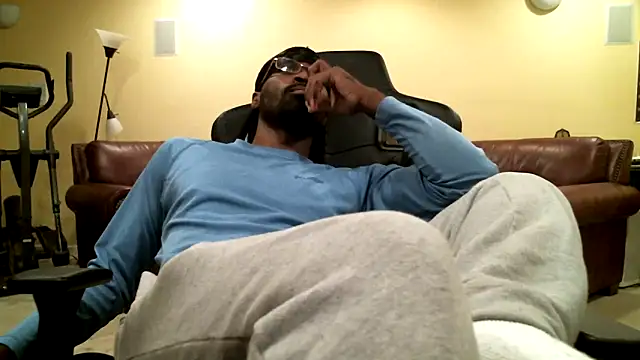 Snapshot of james421__ chatting on 06/01/26, 02:24 james421 online show from 06/01/26, 02:24