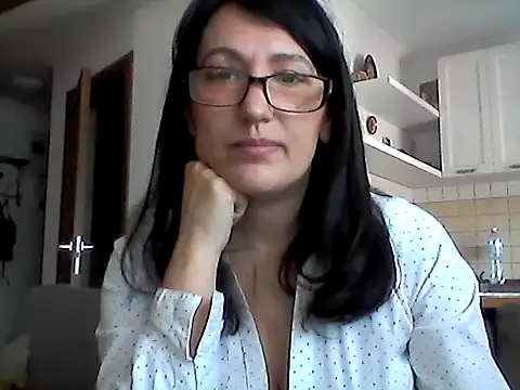 Elena48324 online show from 04/12/26, 08:41