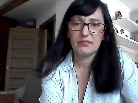 Snapshot of Elena48324 chatting on 04/17/26, 10:18 Elena48324 online show from 04/17/26, 10:18