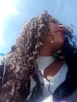 Snapshot of Yaya_watson chatting on 09/25/25, 07:06 Yaya watson online show from 09/25/25, 07:06