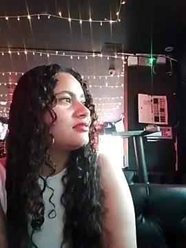 Snapshot of Yaya_watson chatting on 10/11/25, 08:29 Yaya watson online show from 10/11/25, 08:29