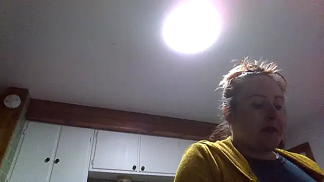 Snapshot of HarmonyRayWishes chatting on 10/31/25, 04:57 HarmonyRayWishes online show from 10/31/25, 04:57