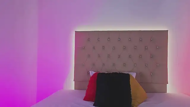 Zafiro  Brown online show from 11/12/25, 11:54