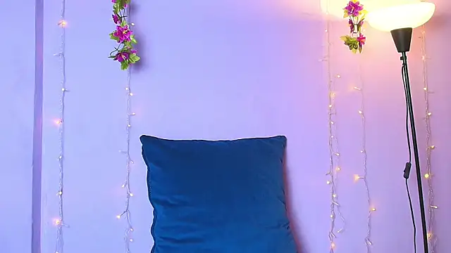 Dafne Mel online show from 11/17/25, 12:33