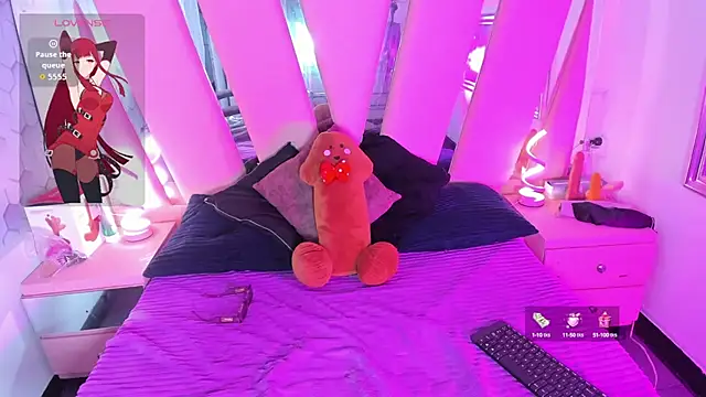 Viiolettlopez online show from 10/15/25, 01:33