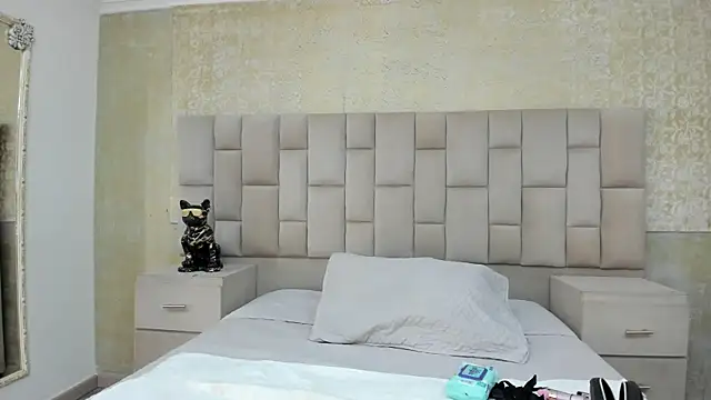 Starbutterflyy  online show from 10/02/25, 03:57