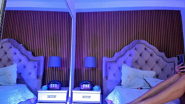 Starbutterflyy  online show from 11/13/25, 04:11