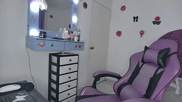 Snapshot of soffy_rosses chatting on 06/04/26, 03:34 soffy rosses online show from 06/04/26, 03:34
