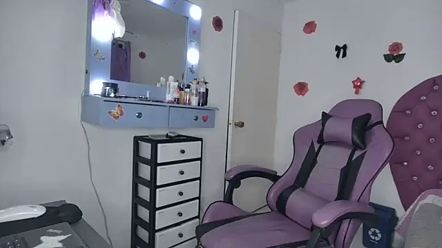 Snapshot of soffy_rosses chatting on 06/09/26, 03:18 soffy rosses online show from 06/09/26, 03:18