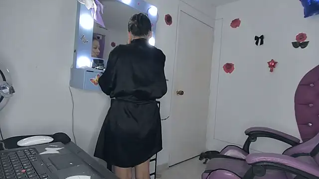 Snapshot of soffy_rosses chatting on 07/18/26, 02:16 soffy rosses online show from 07/18/26, 02:16