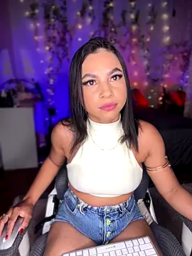 Snapshot of Debora-1010 chatting on 12/15/25, 02:38 Debora-1010 online show from 12/15/25, 02:38