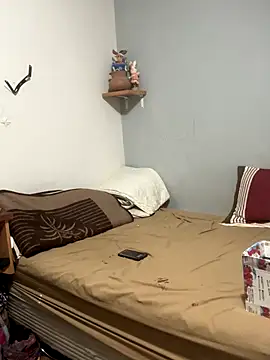 Snapshot of karysweetbeaury chatting on 12/17/25, 12:05 karysweetbeaury online show from 12/17/25, 12:05