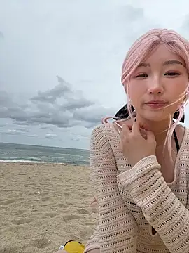 Snapshot of winter11 chatting on 09/19/25, 02:24 winter11 online show from 09/19/25, 02:24