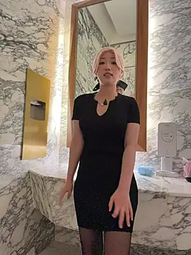 Snapshot of winter11 chatting on 11/08/25, 05:07 winter11 online show from 11/08/25, 05:07